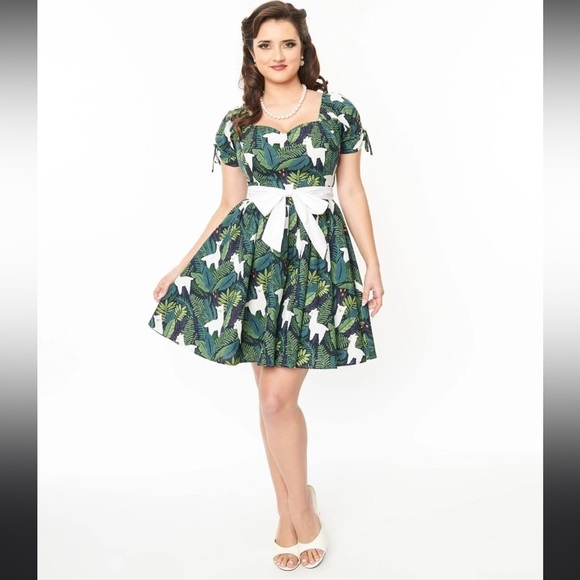 Unique Vintage 1950s Green Leaf & Llama Print Cotton Dakota Flare Dress